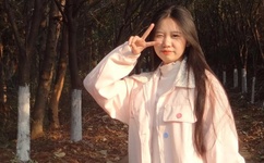 学生下跪自抽耳光